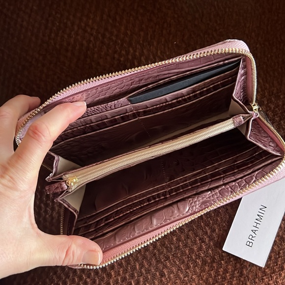 Brahmin Suri Mellow Rose Melbourne wallet - Picture 4 of 8